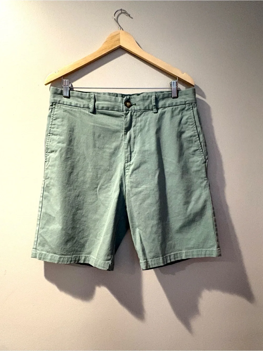 Old Navy Men’s Slim Built-In Flex Rotation Chino Shorts Sage Green Size 34